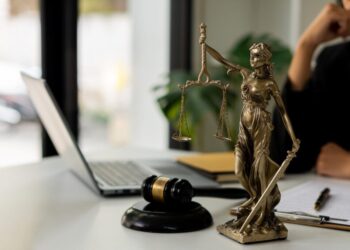 Workplace Legal Issues Explain Rights and Responsibilities